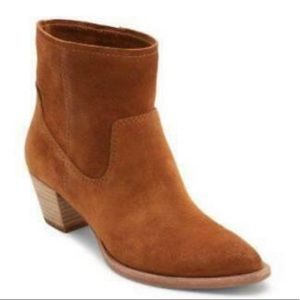DOLCE VITA - Western Style Pull On Suede Booties